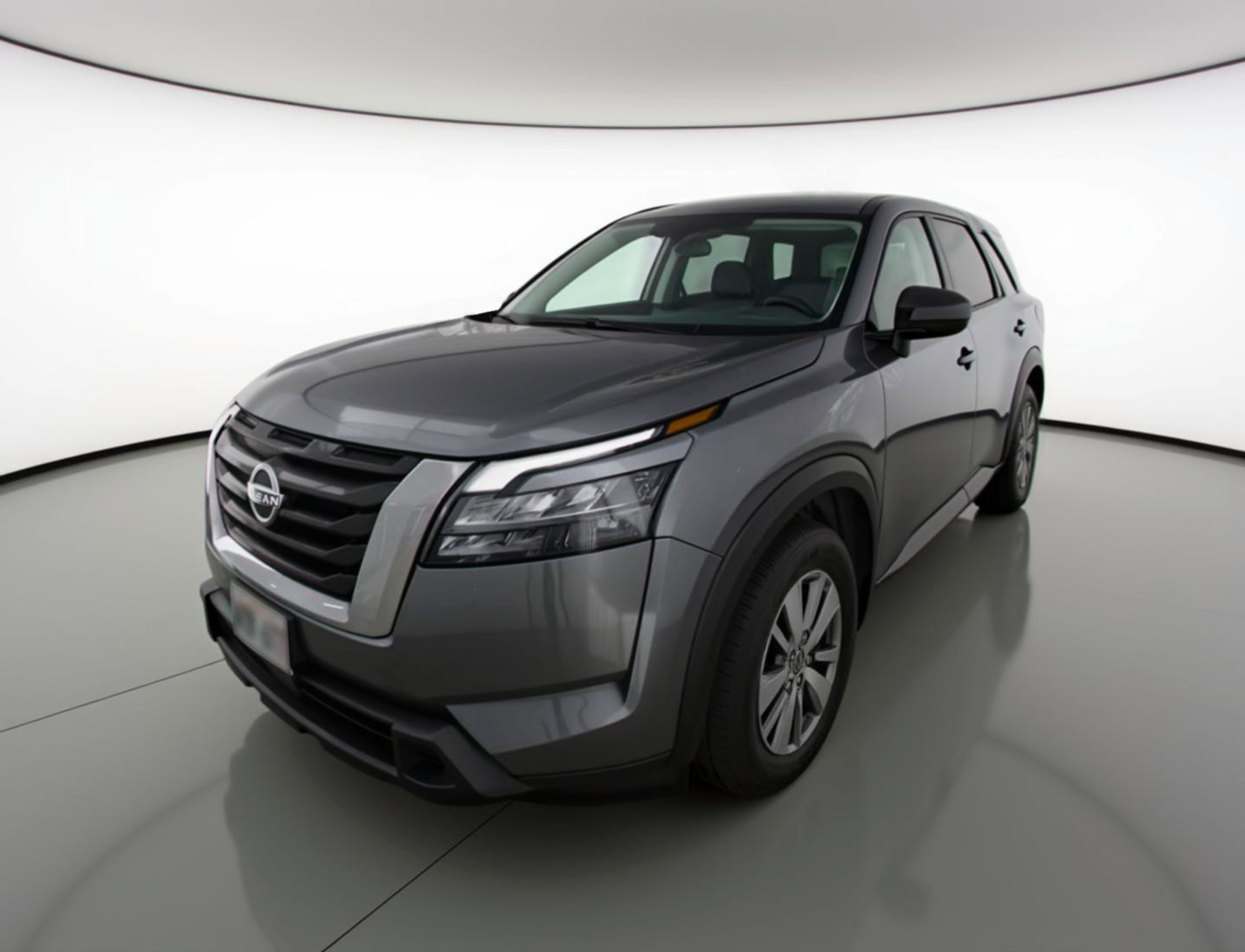 Used 2024 Nissan Pathfinder S FWD image 3