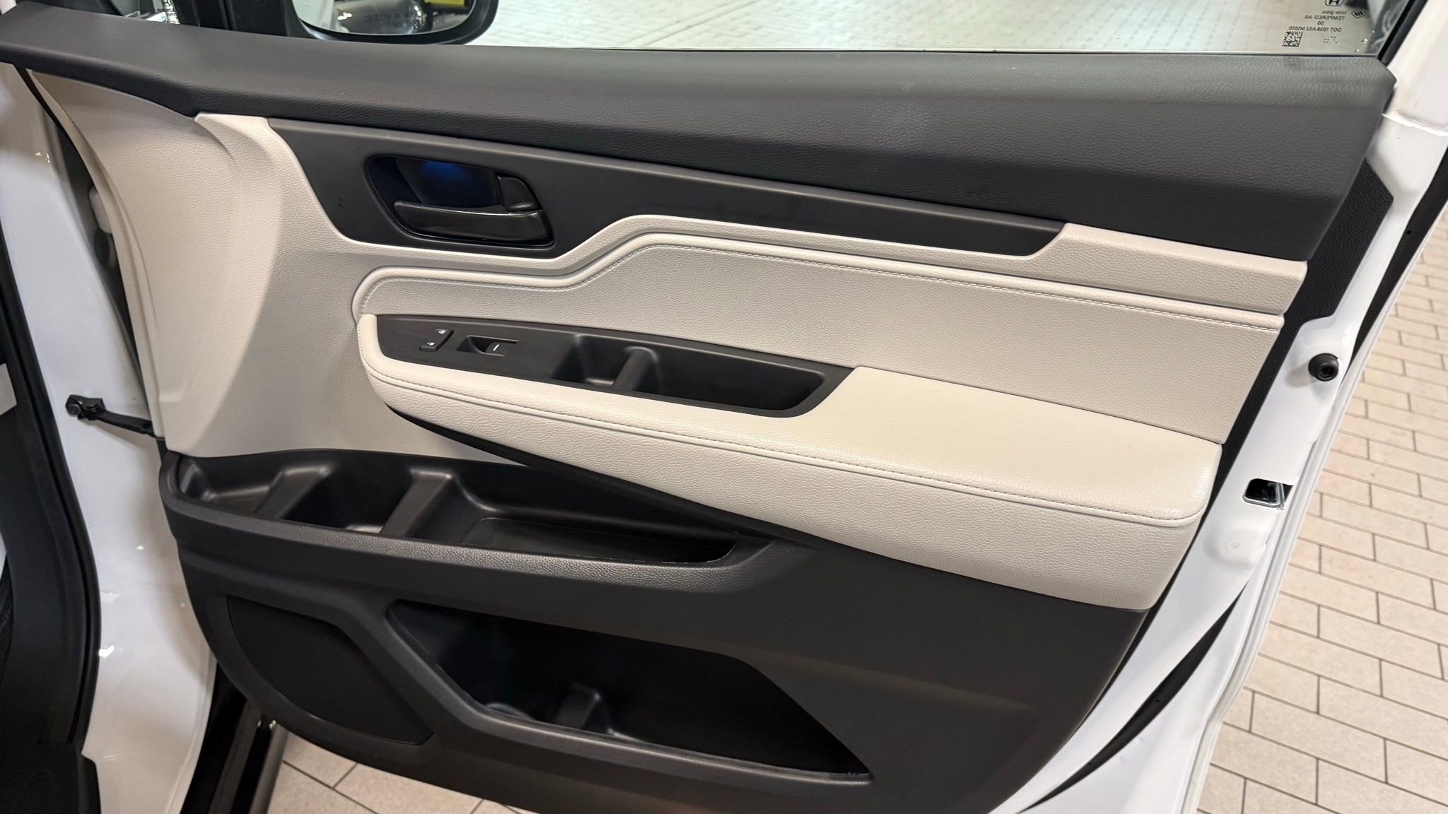 Used 2025 Honda Odyssey EX-L image 14