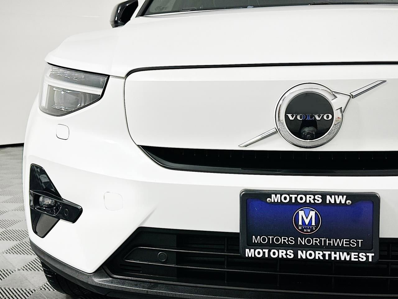 Used 2023 Volvo C40 P8 Recharge Ultimate image 4