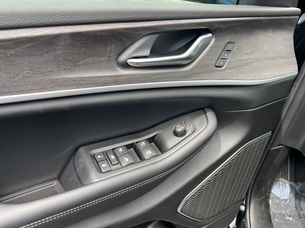 New 2026 Jeep Grand Cherokee Limited w/ Limited Altitude Package image 23