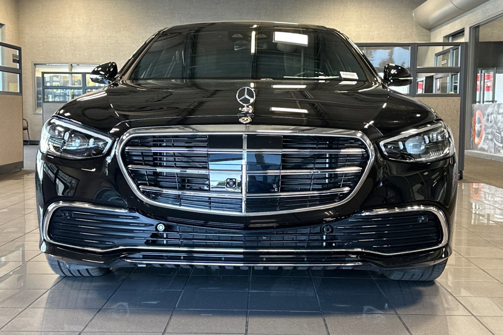 Used 2026 Mercedes-Benz S 500 4MATIC image 9