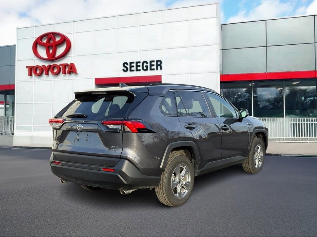 Used 2025 Toyota RAV4 XLE video 3