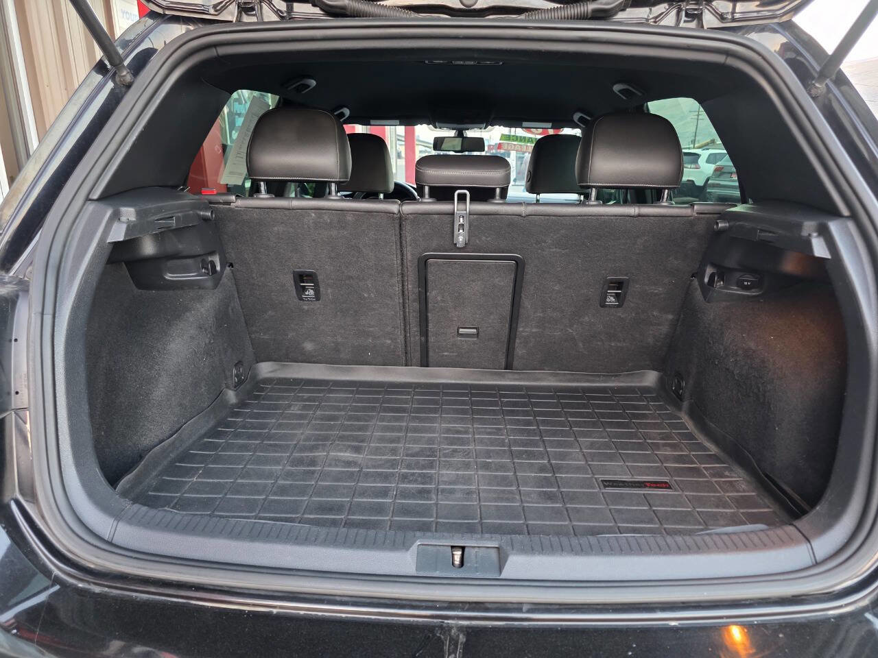 Used 2016 Volkswagen Golf R 4-Door image 12