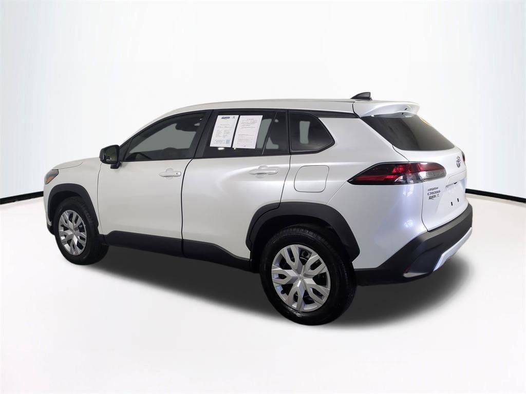 Used 2026 Toyota Corolla Cross L image 7