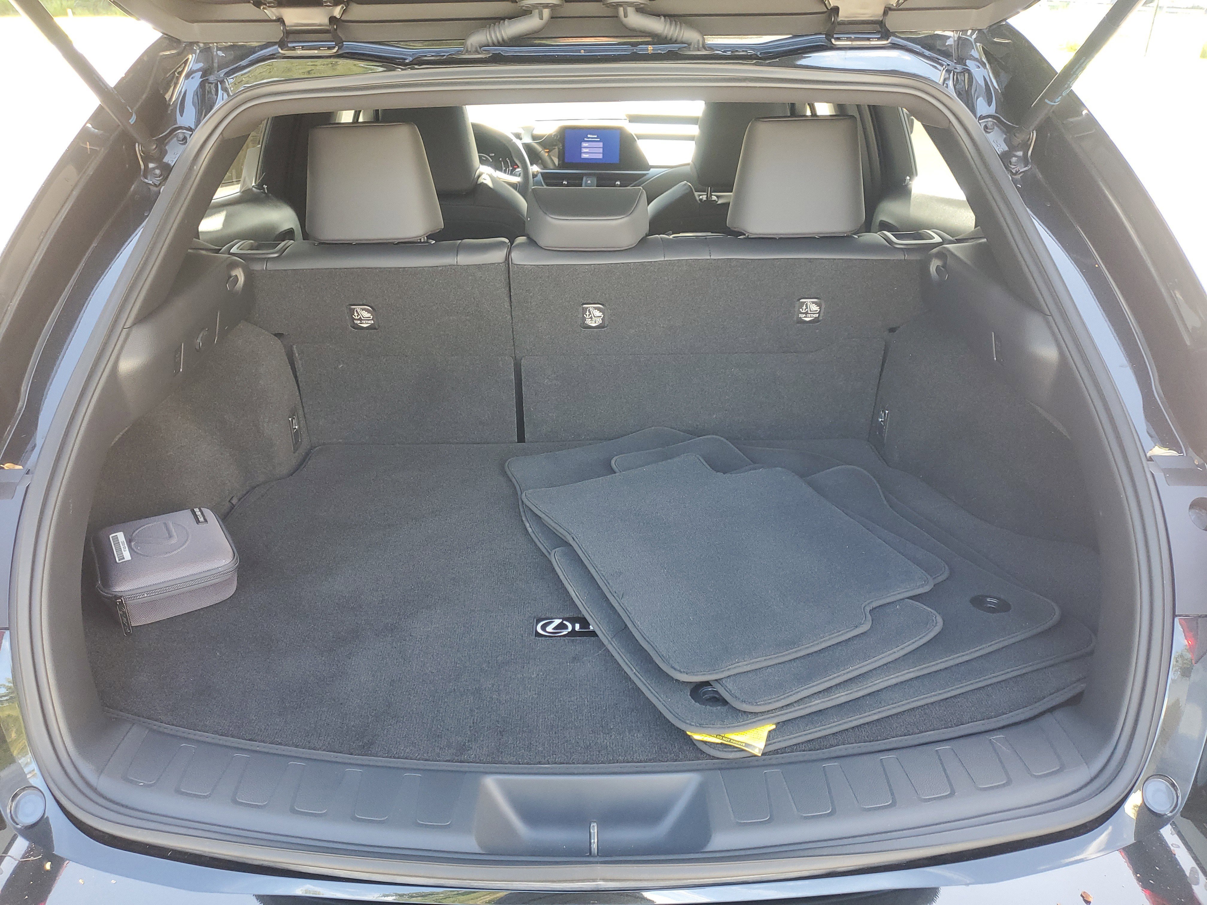 Used 2025 Lexus UX 300h FWD image 8