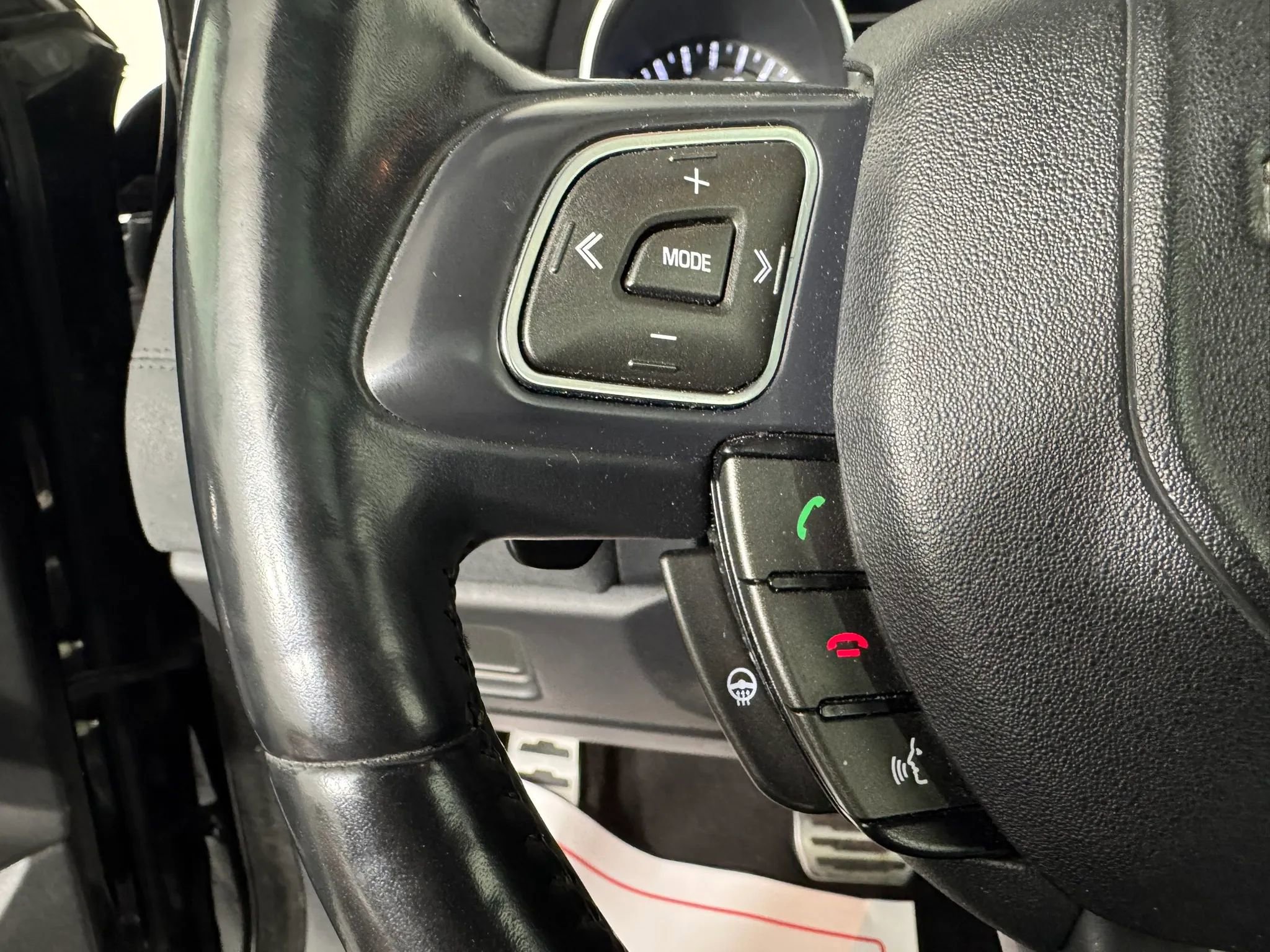 Used 2013 Land Rover Range Rover Evoque Pure Premium w/ Pure Premium Pkg image 16