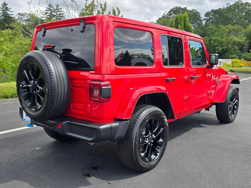 Used 2024 Jeep Wrangler Unlimited Sahara image 4