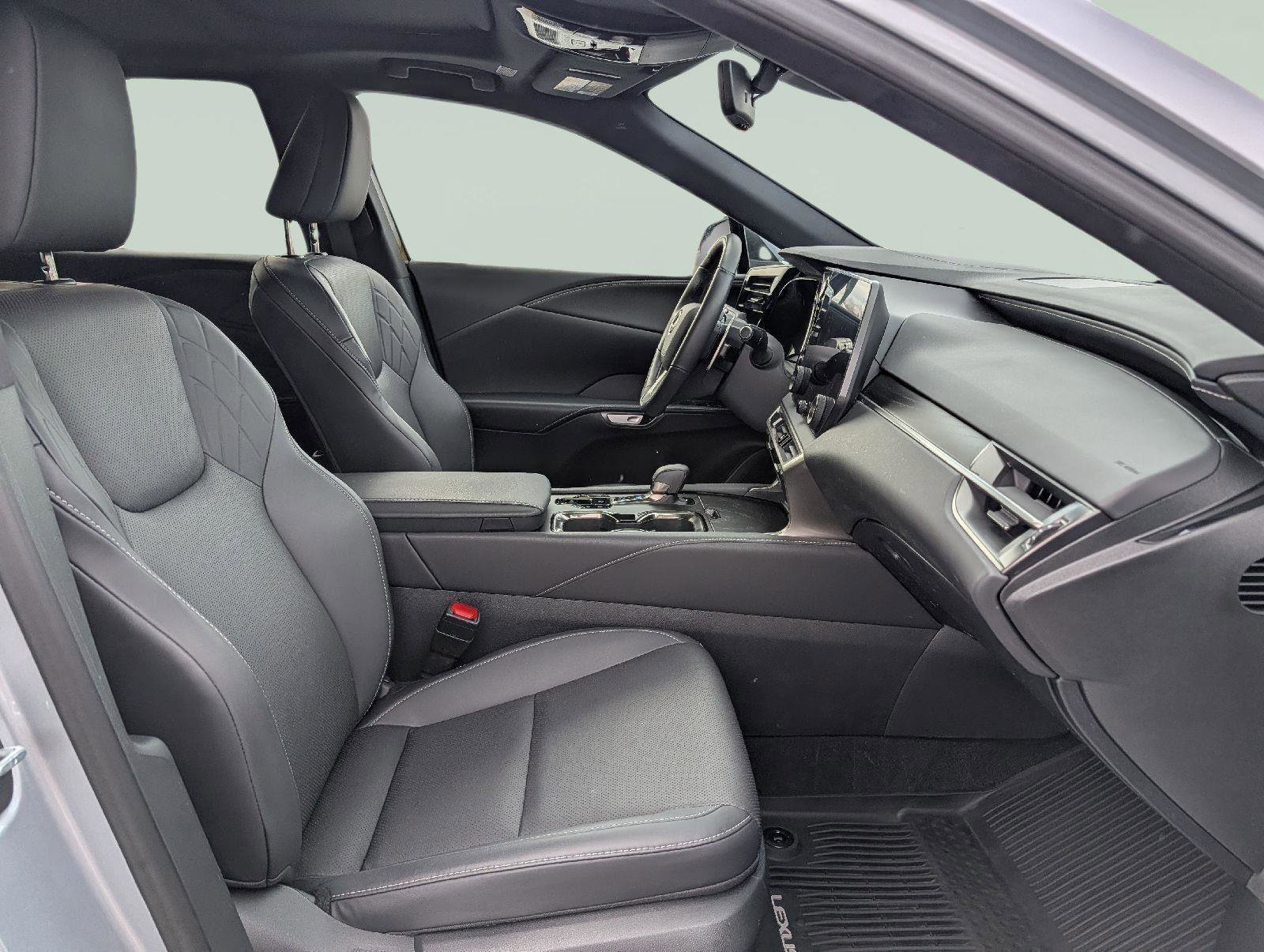 Used 2024 Lexus RX 350 Premium w/ Accessory Package (Z1) image 22