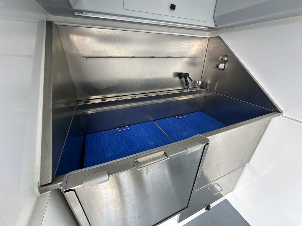 Used 2025 Mercedes-Benz Sprinter 2500 image 21