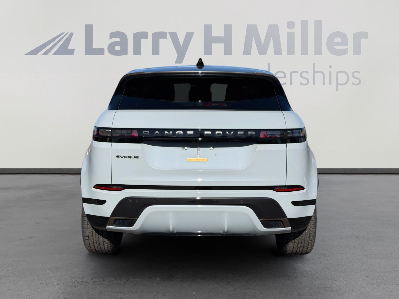 Used 2024 Land Rover Range Rover Evoque Dynamic SE image 5