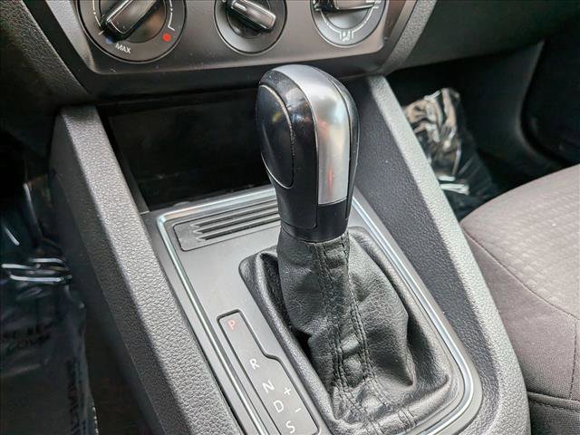 Used 2015 Volkswagen Jetta S image 14