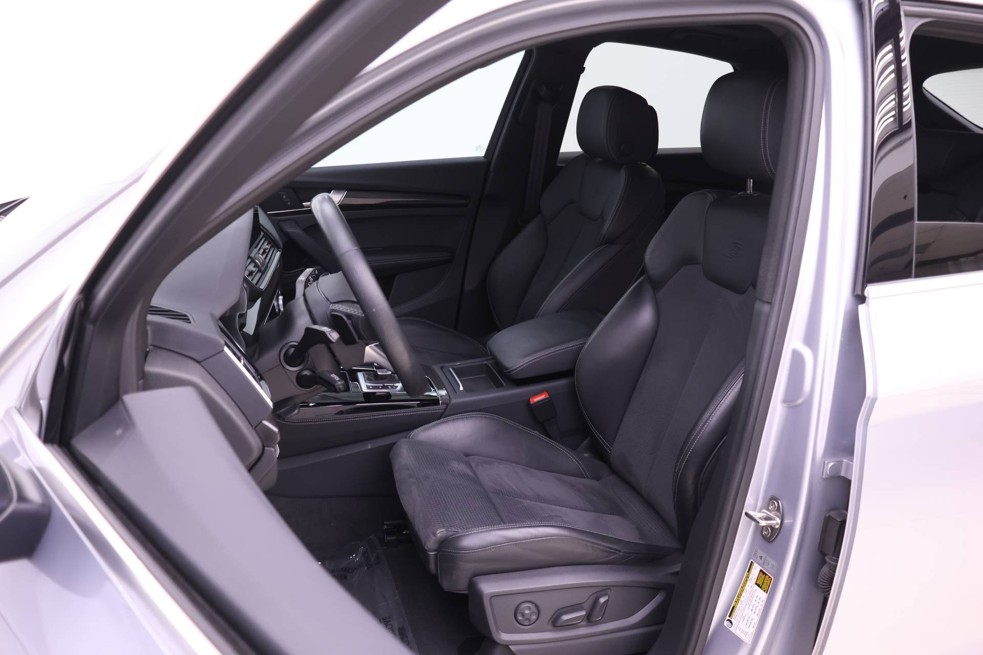 Certified 2022 Audi SQ5 Premium Plus w/ Premium Plus Package image 7