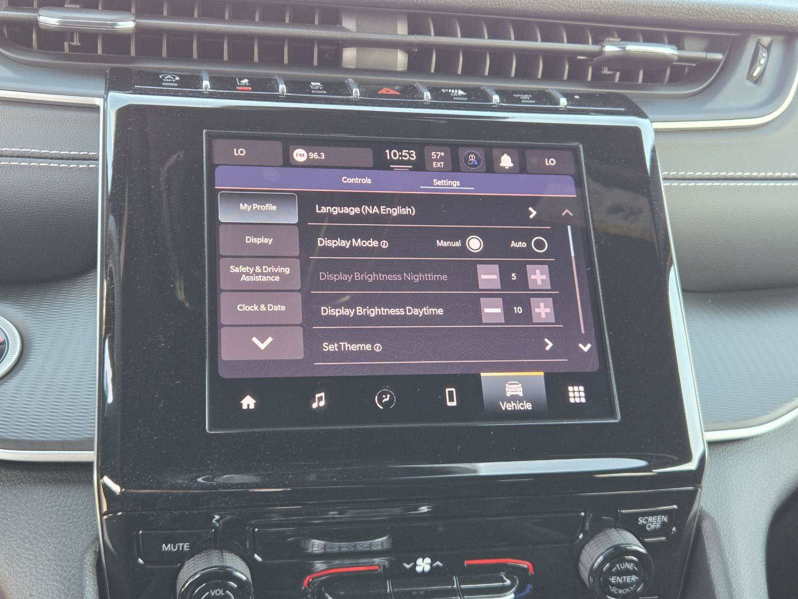 Used 2025 Jeep Grand Cherokee Laredo X RWD image 11