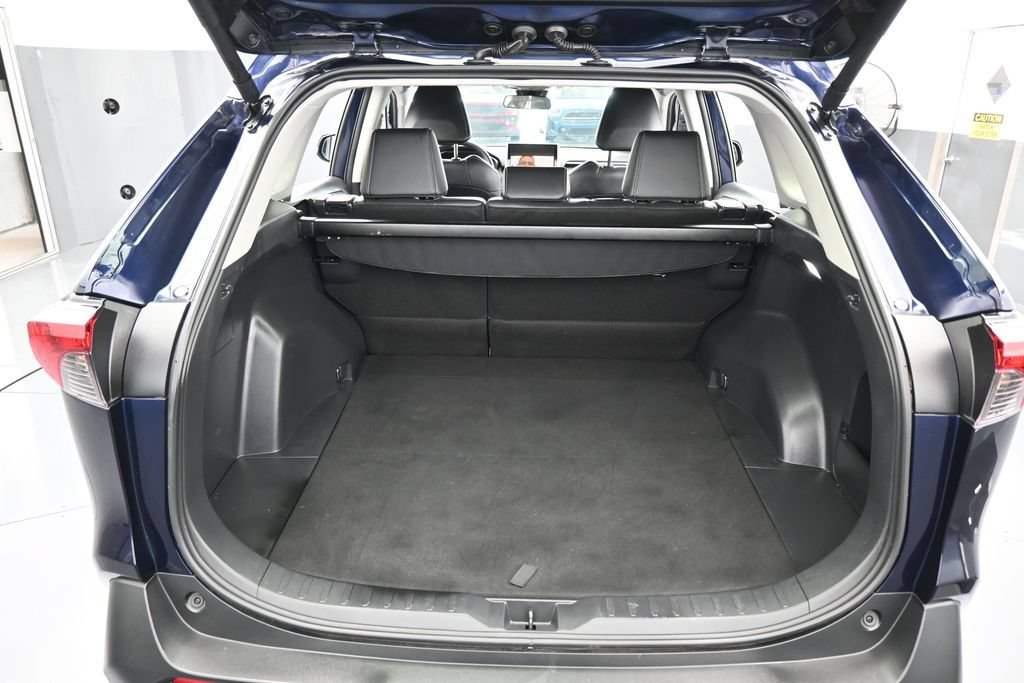 Used 2025 Toyota RAV4 XLE Premium FWD image 40