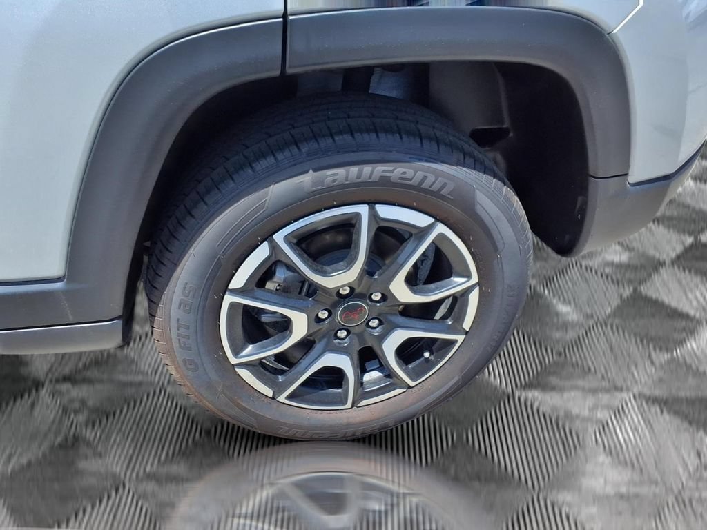 Used 2025 Jeep Compass Trailhawk AWD/4WD image 25