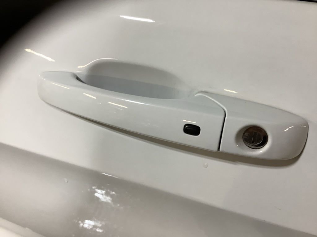 Certified 2022 Jeep Grand Cherokee Laredo E w/ Security & Convenience Group image 14