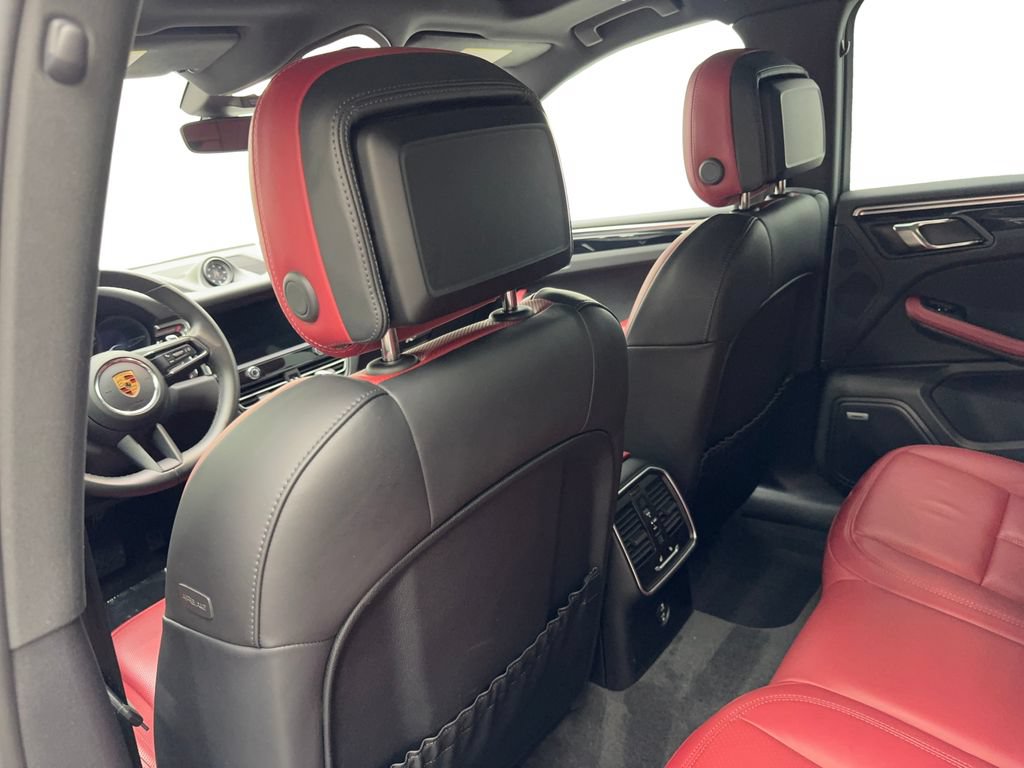 Used 2022 Porsche Macan AWD/4WD image 34