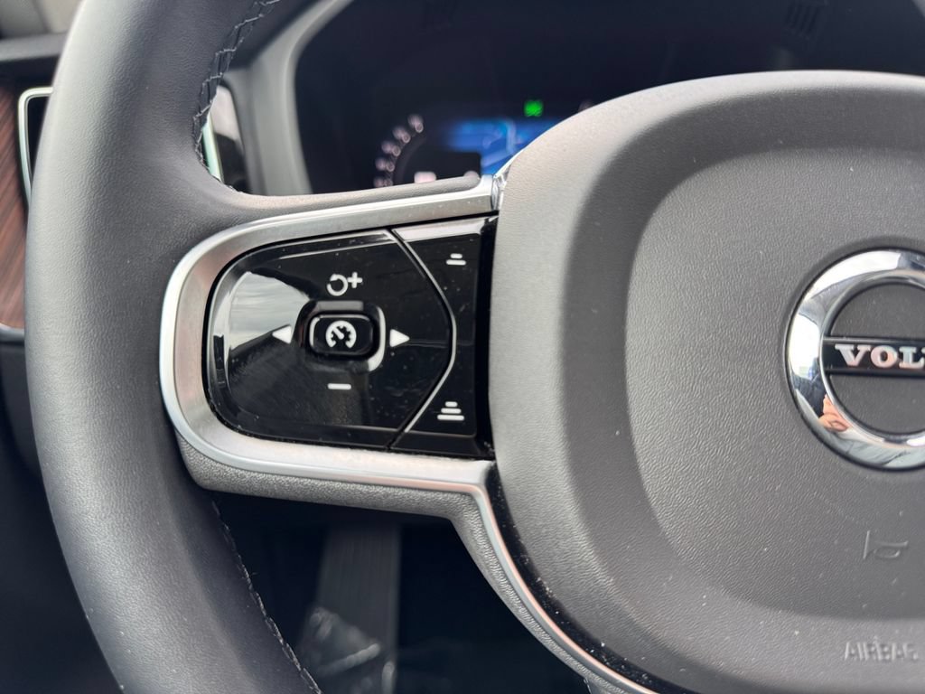 Certified 2024 Volvo XC60 B5 Plus w/ Climate Package AWD/4WD image 15