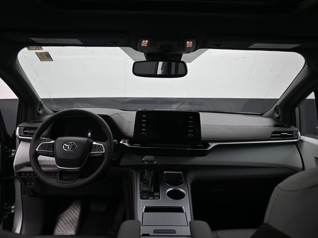 Certified 2024 Toyota Sienna XSE w/ XSE Plus Package image 31