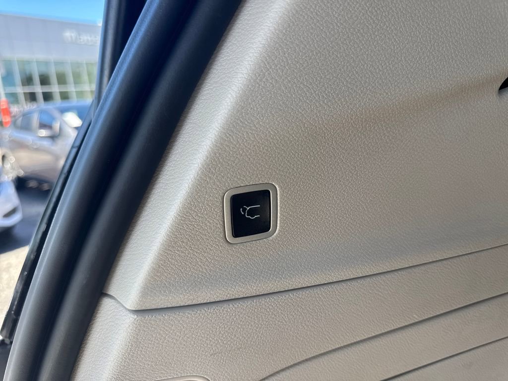 Used 2024 Chrysler Pacifica Select image 55