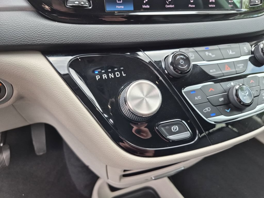Used 2022 Chrysler Pacifica Touring-L FWD image 26