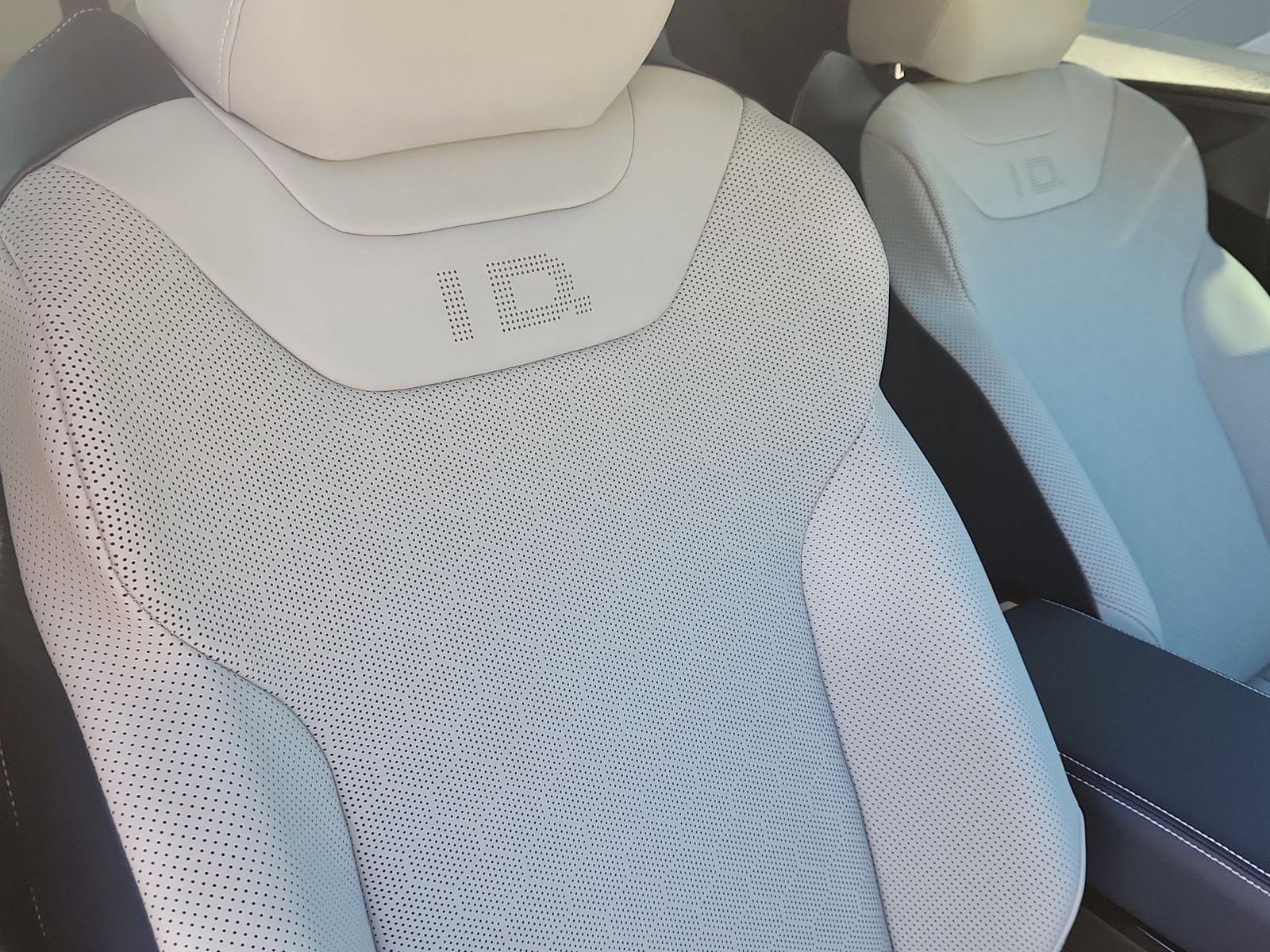 New 2025 Volkswagen ID.4 Pro S Plus image 18
