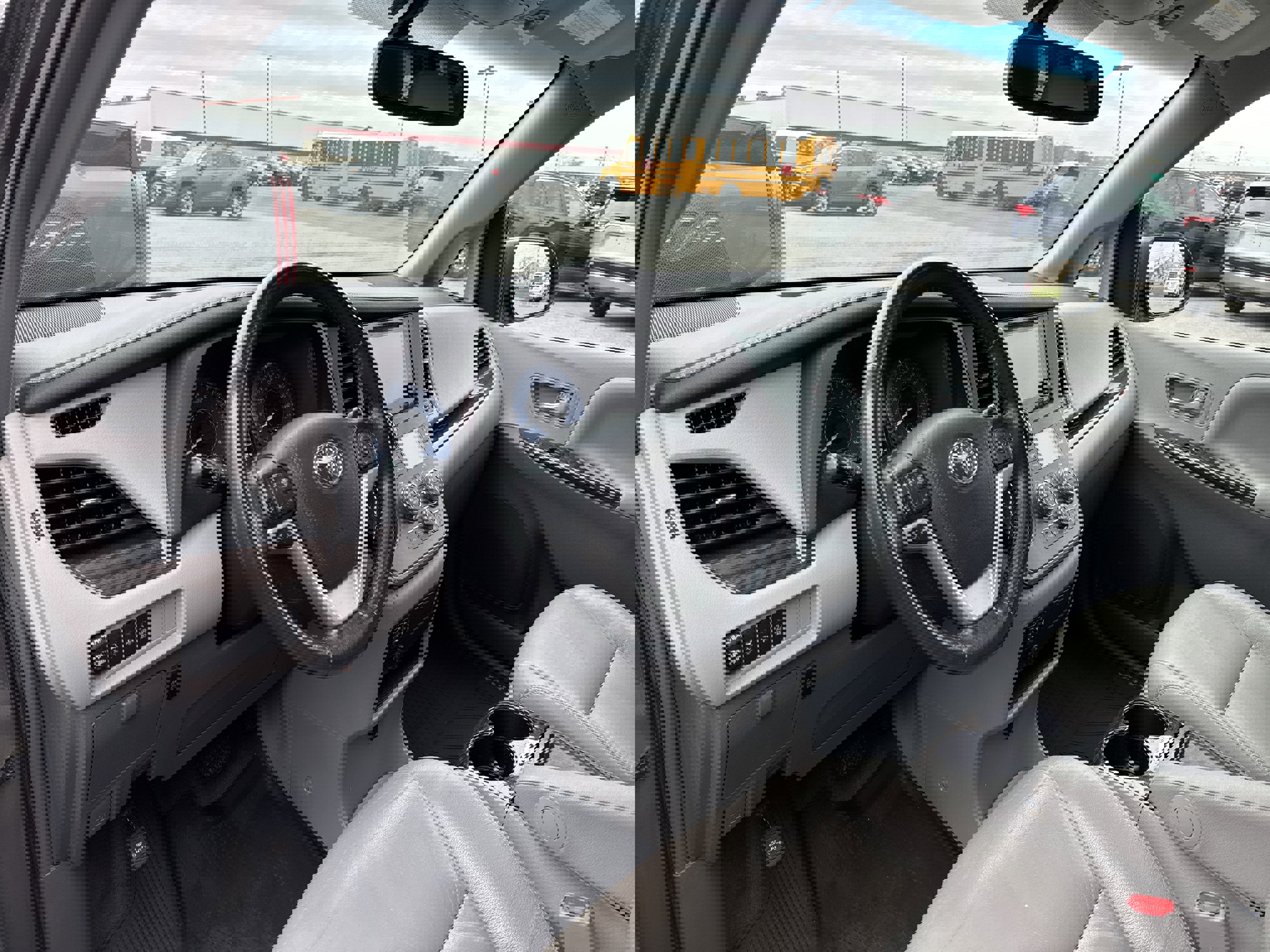 Certified 2017 Toyota Sienna XLE image 9