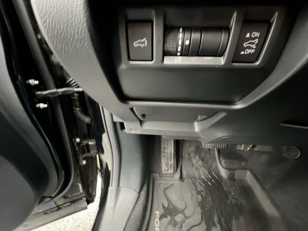 Used 2025 Subaru Forester Limited image 18