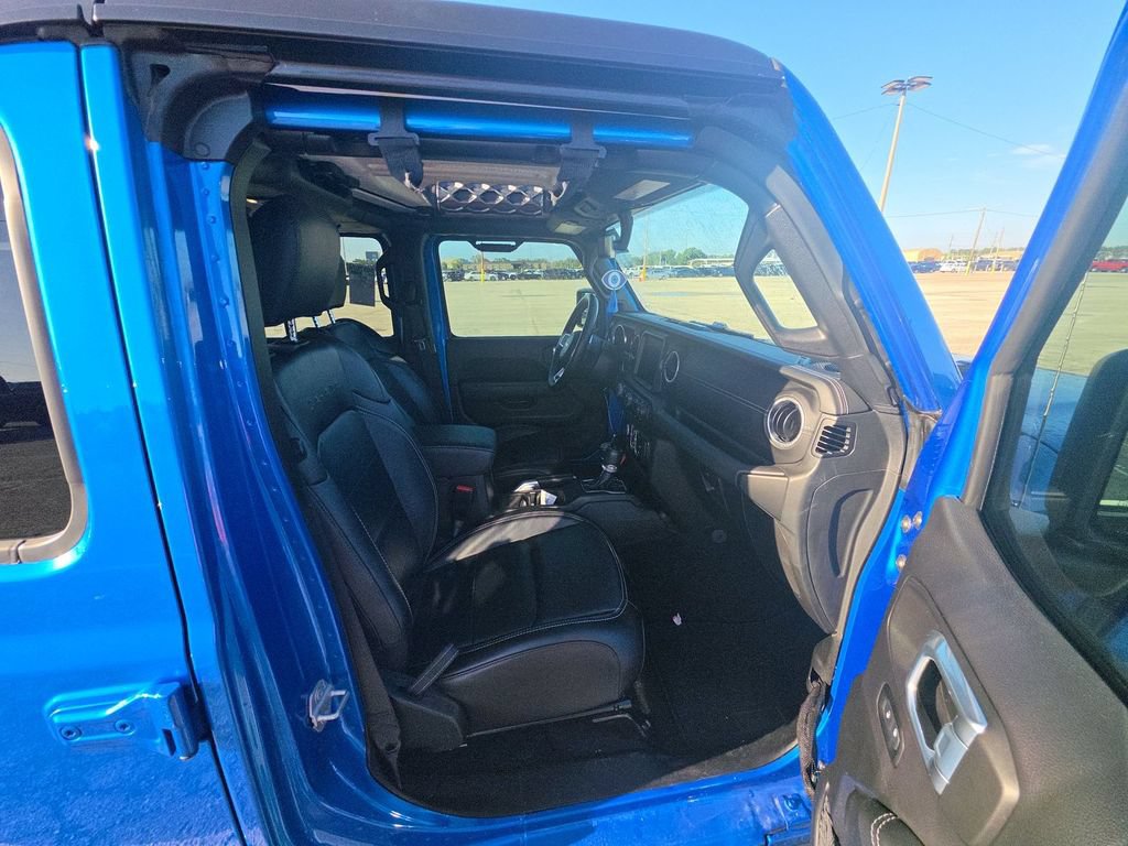 Used 2021 Jeep Wrangler Unlimited Sahara w/ Dual Top Group AWD/4WD image 5