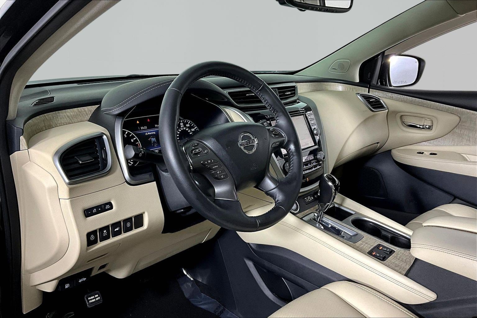 Used 2020 Nissan Murano SL w/ Moonroof Package image 17