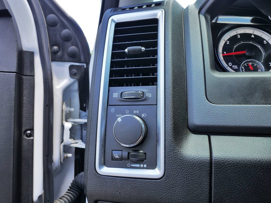 Used 2019 RAM 1500 Classic SLT w/ Protection Group AWD/4WD image 21