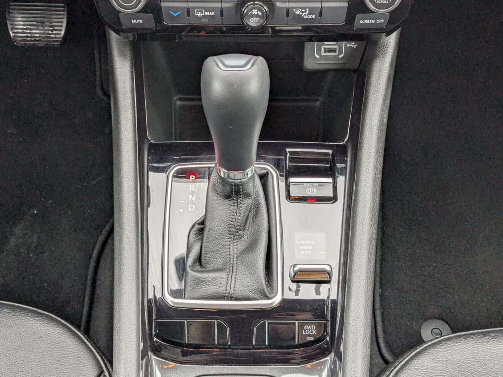 Used 2025 Jeep Compass Latitude image 25