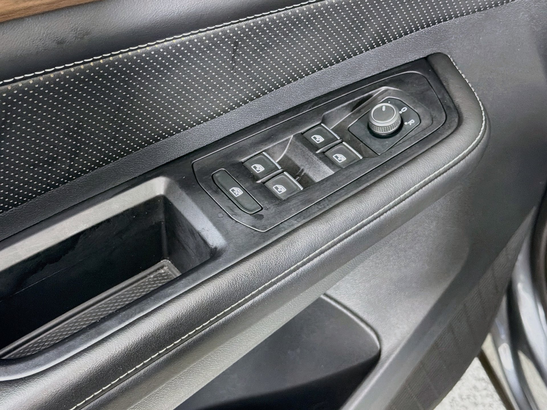Certified 2024 Volkswagen Atlas SE FWD image 17