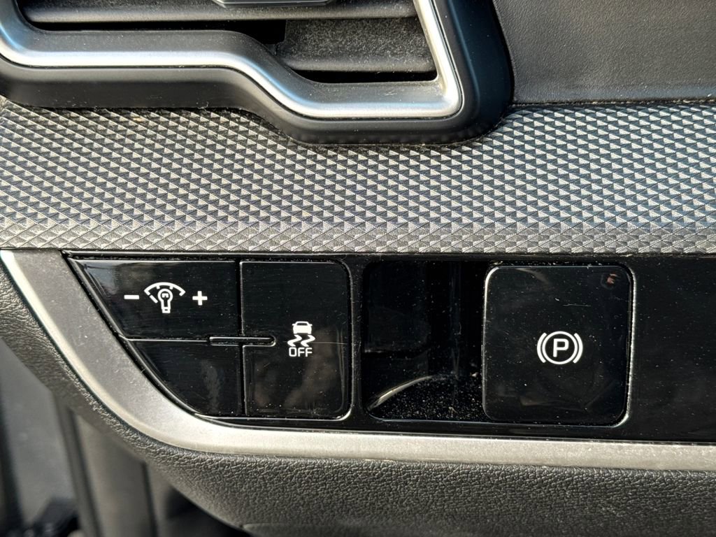Used 2024 Kia Sportage LX image 26
