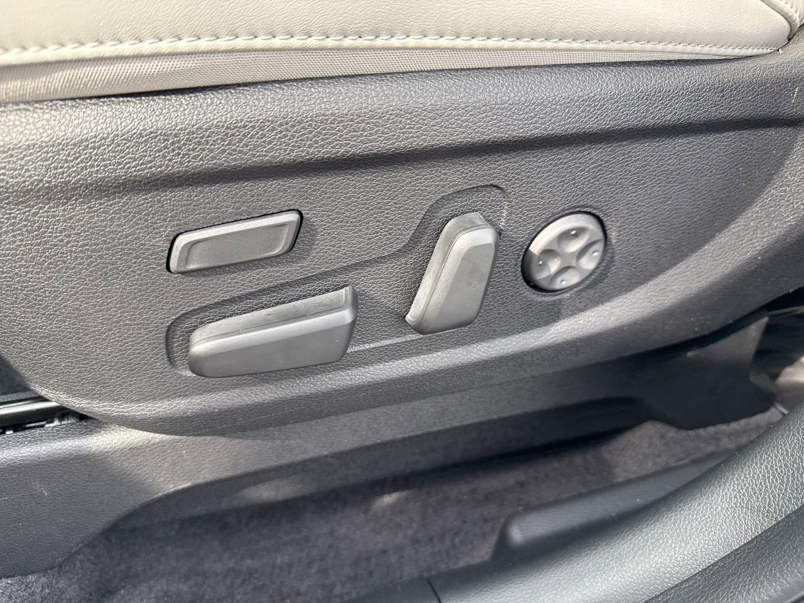 Used 2025 Kia Telluride SX Prestige image 24