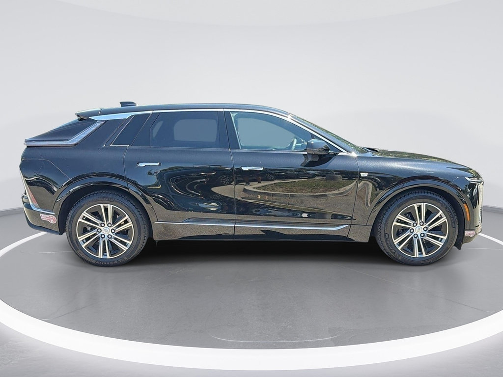 Certified 2024 Cadillac Lyriq Luxury RWD image 3