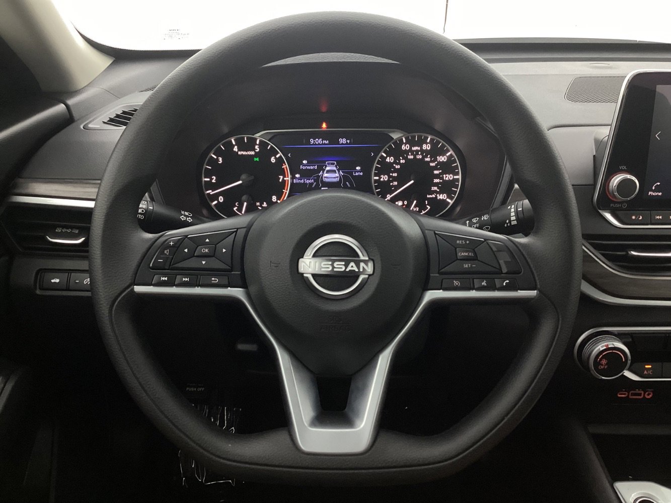 Used 2025 Nissan Altima 2.5 SV image 30