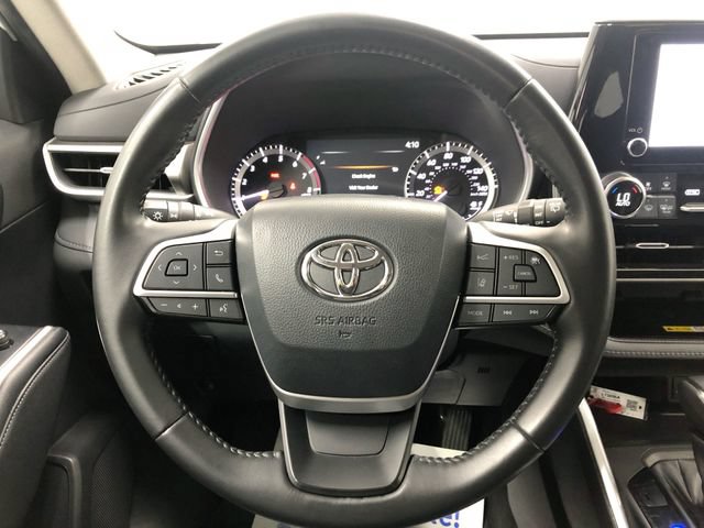 Used 2023 Toyota Highlander XLE AWD/4WD image 17