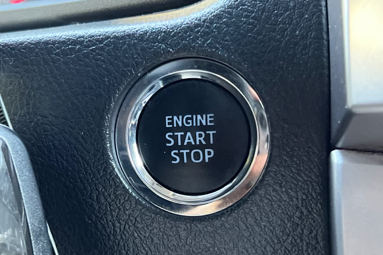 Used 2022 Toyota 4Runner SR5 AWD/4WD image 24