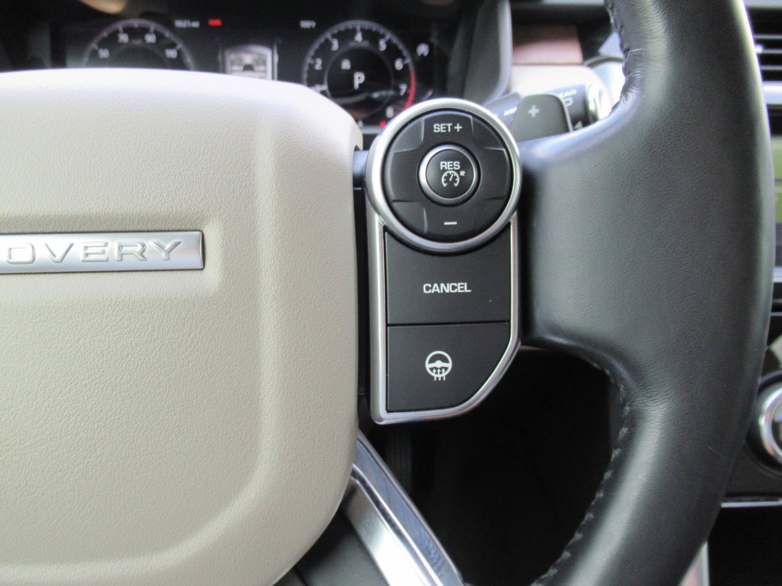 Used 2018 Land Rover Discovery HSE AWD/4WD image 27