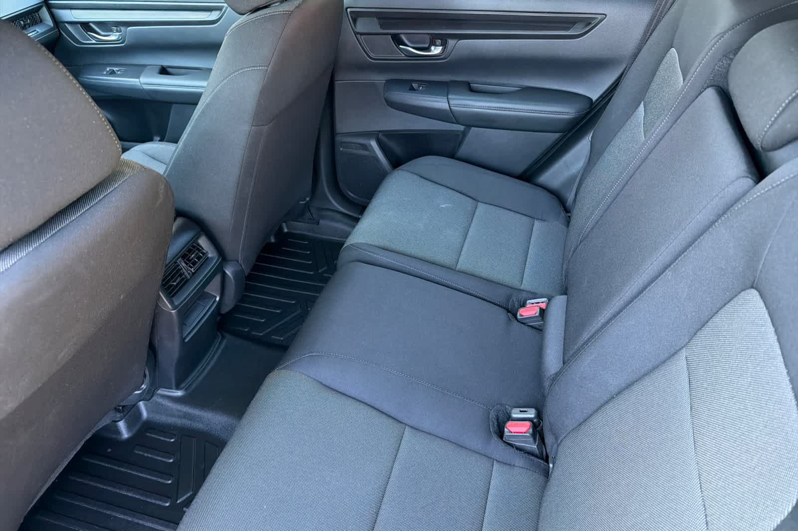 Used 2023 Honda CR-V LX image 4