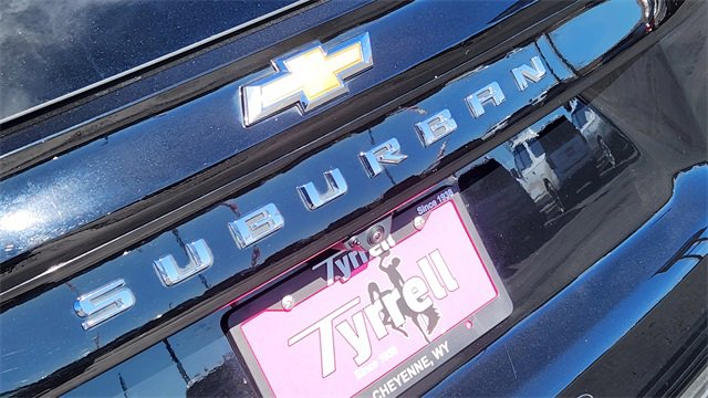 Used 2025 Chevrolet Suburban LT image 15