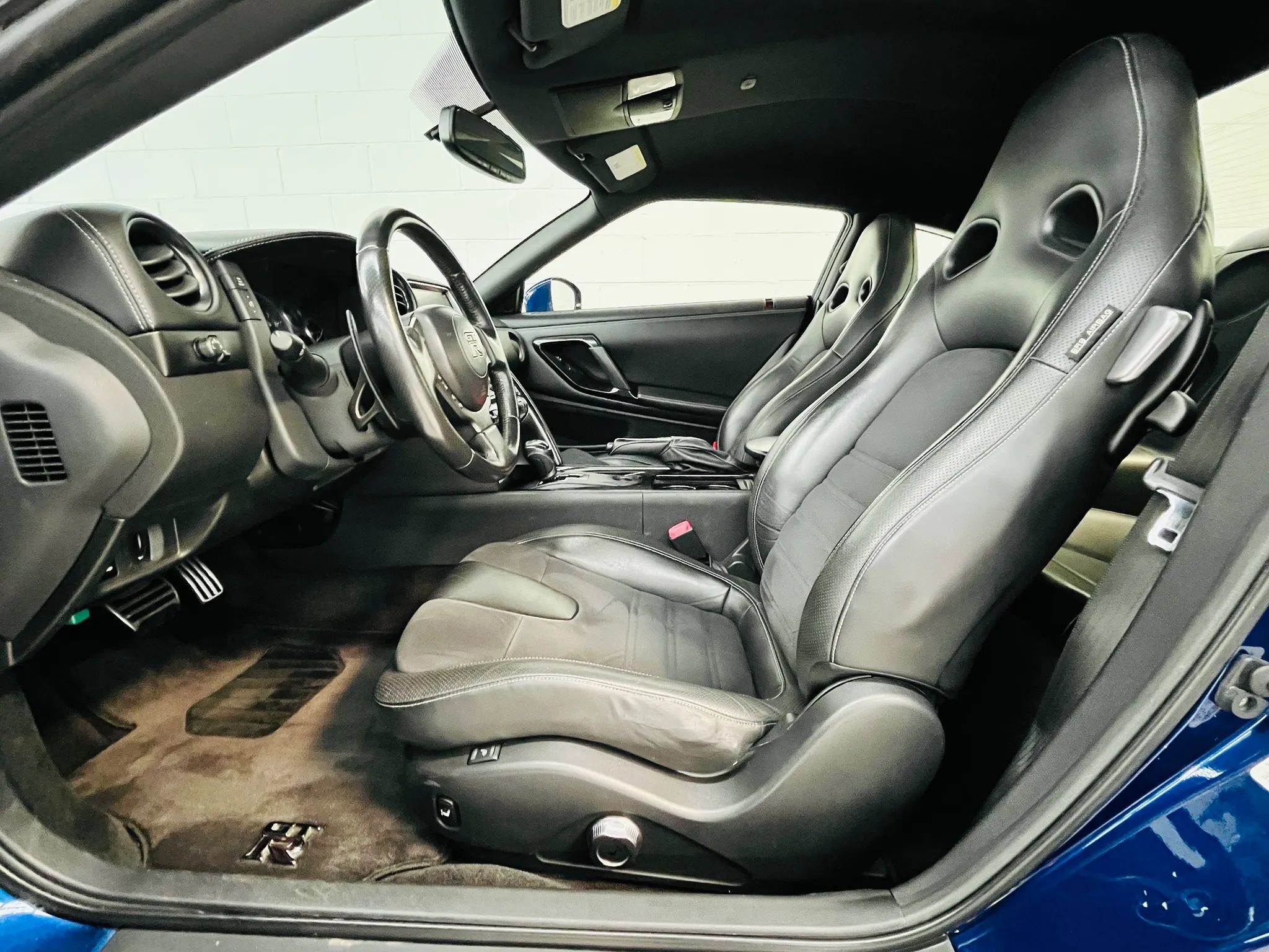 Used 2015 Nissan GT-R Premium image 33