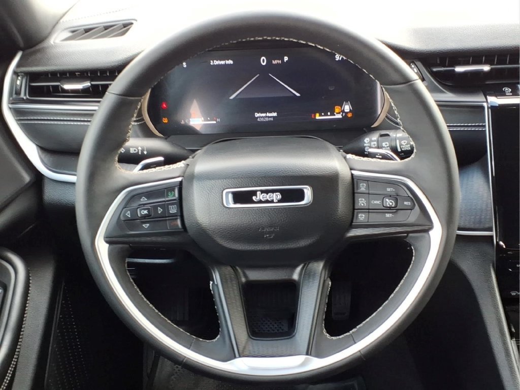 Used 2024 Jeep Grand Cherokee Altitude AWD/4WD image 23