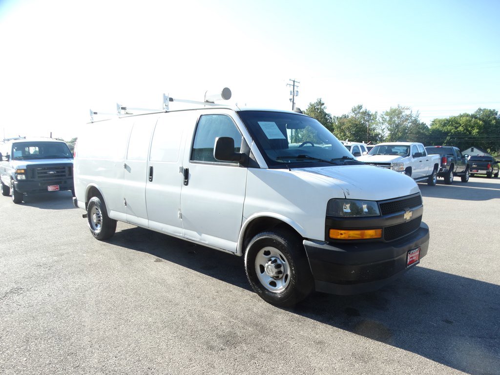 Used 2018 Chevrolet Express 2500 Extended image 4