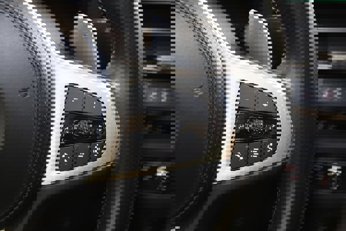 Used 2022 BMW Z4 M40i w/ Premium Package image 49