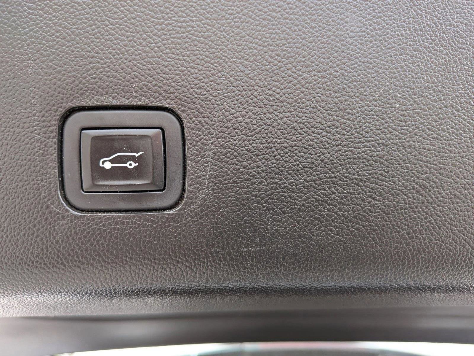 Used 2018 Chevrolet Traverse High Country AWD/4WD image 7