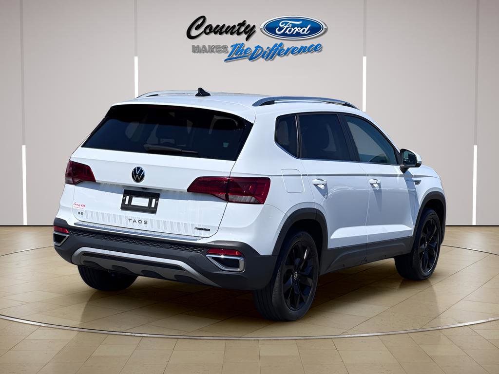 Used 2023 Volkswagen Taos SE w/ Black Wheel Package AWD/4WD image 9