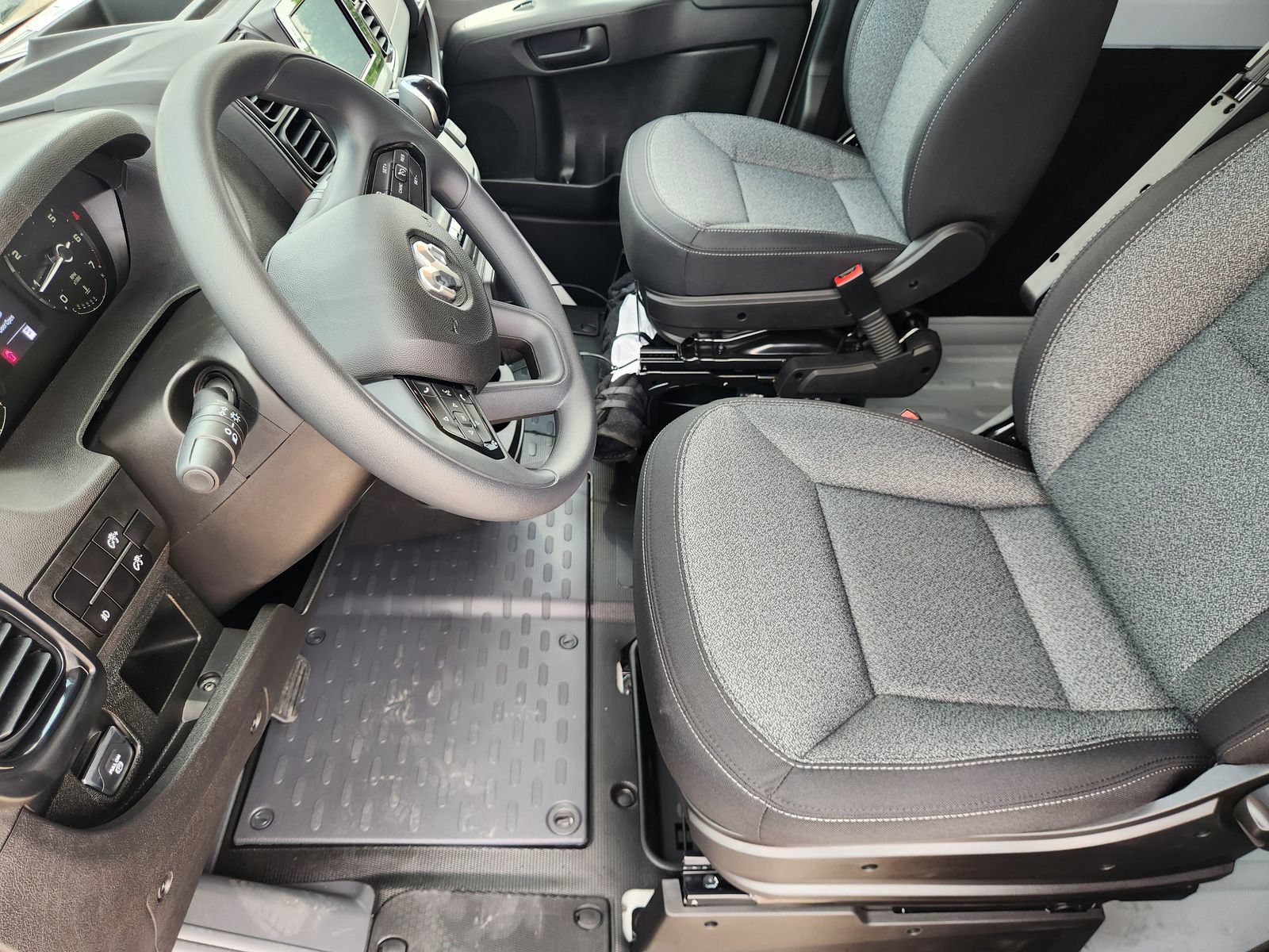 New 2026 RAM ProMaster 2500 w/ Convenience Group FWD image 13