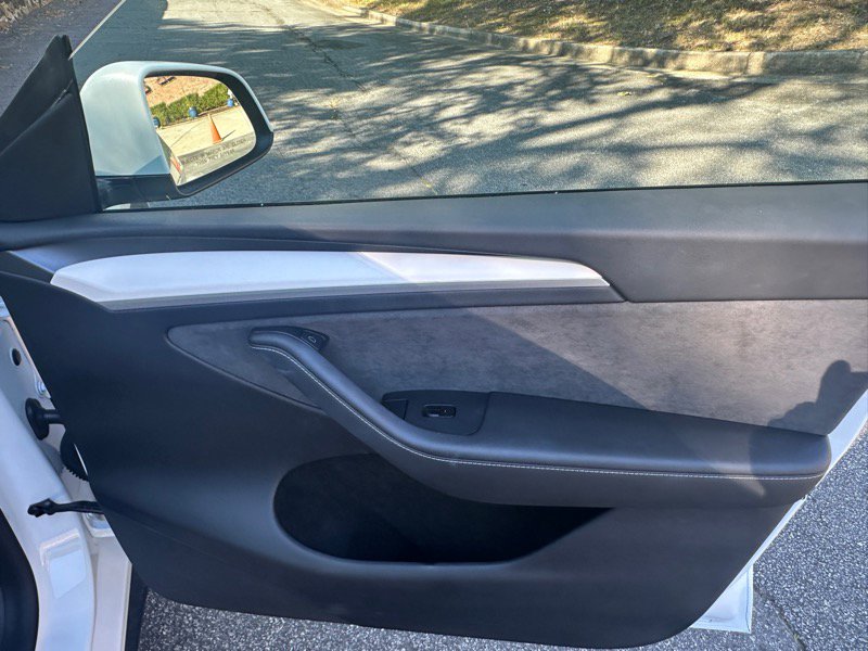 Used 2025 Tesla Model Y Long Range image 59